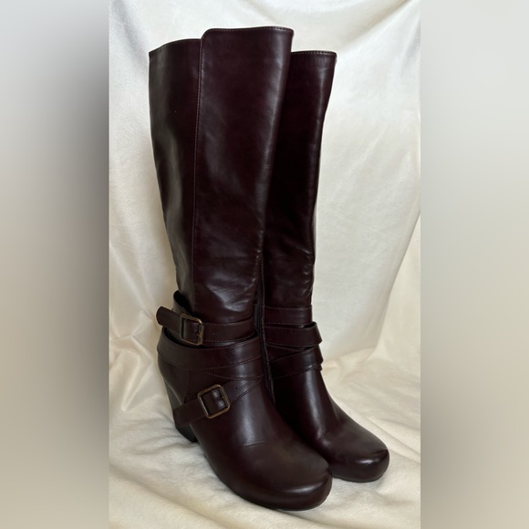 Pierre Dumas Women’s Burgundy Tall Boots size 10 - Picture 3 of 5